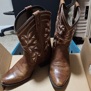 Girls ARIAT Brown Embroidered Cowboy Boots SZ 2 1/2
